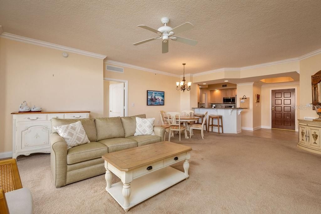 Recently Sold: $898,800 (2 beds, 2 baths, 1348 Square Feet)