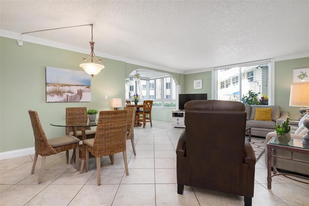 Recently Sold: $895,000 (2 beds, 2 baths, 1334 Square Feet)