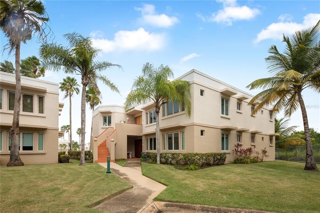 Recently Sold: $1,200,000 (3 beds, 3 baths, 2732 Square Feet)