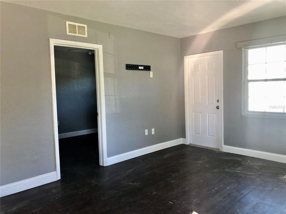 Recently Rented: $950 (2 beds, 1 baths, 666.5 Square Feet)