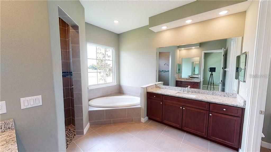 Недавно арендовано: $2,650 (5 спален, 3 ванн, 2671 Квадратных фут)