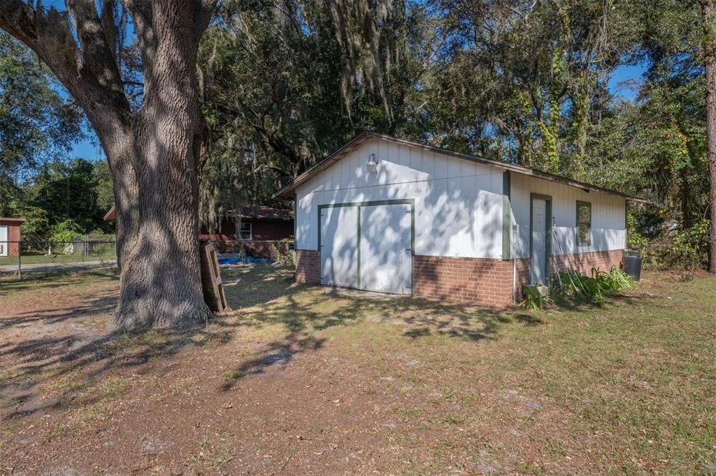 Recently Sold: $315,000 (3 beds, 2 baths, 2571 Square Feet)