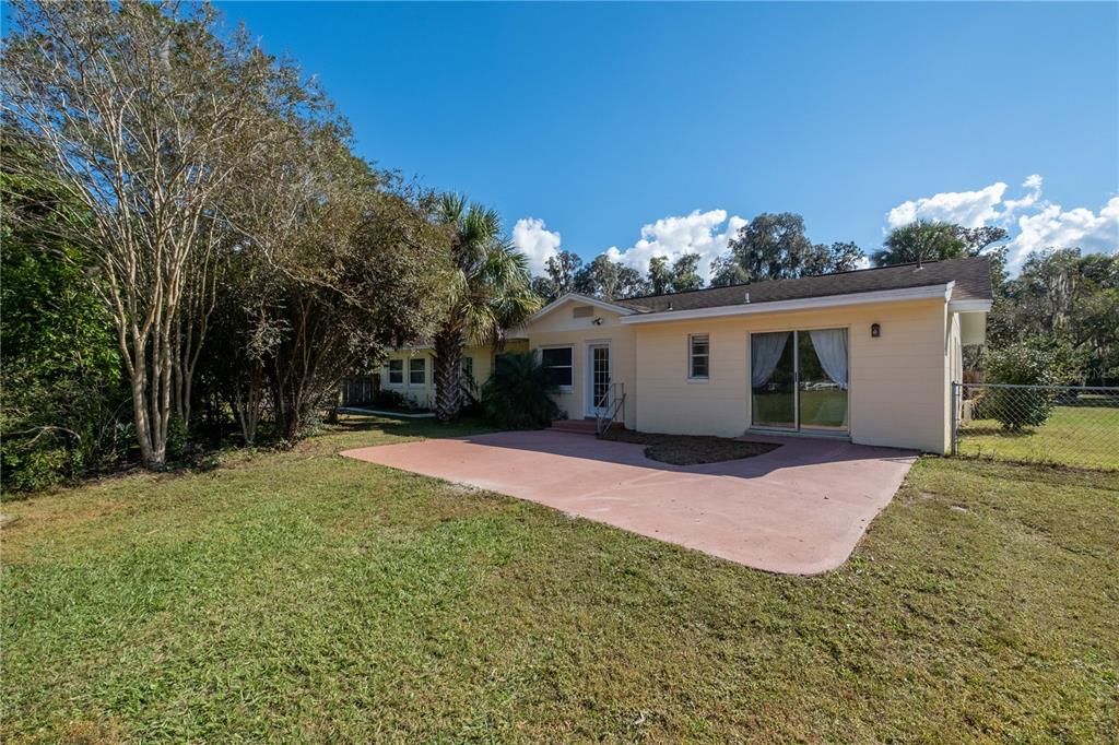 Recently Sold: $275,000 (3 beds, 2 baths, 1963 Square Feet)