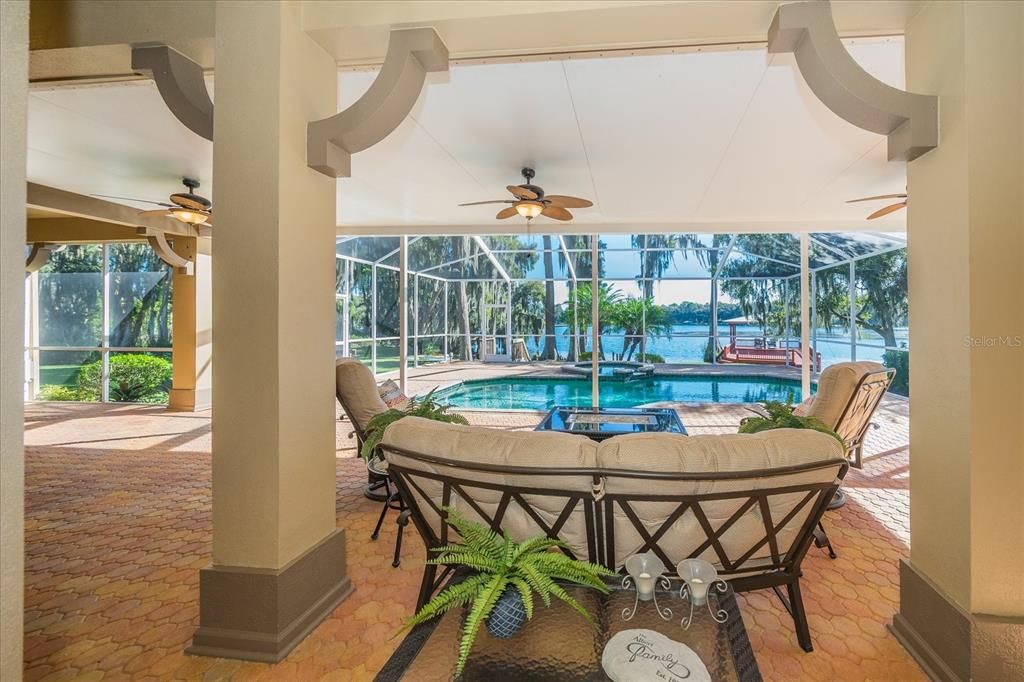 Recently Sold: $1,399,900 (5 beds, 3 baths, 3649 Square Feet)