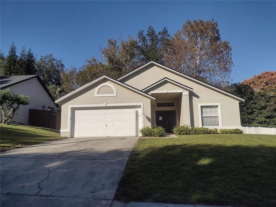 Recently Sold: $309,000 (3 beds, 2 baths, 1611 Square Feet)