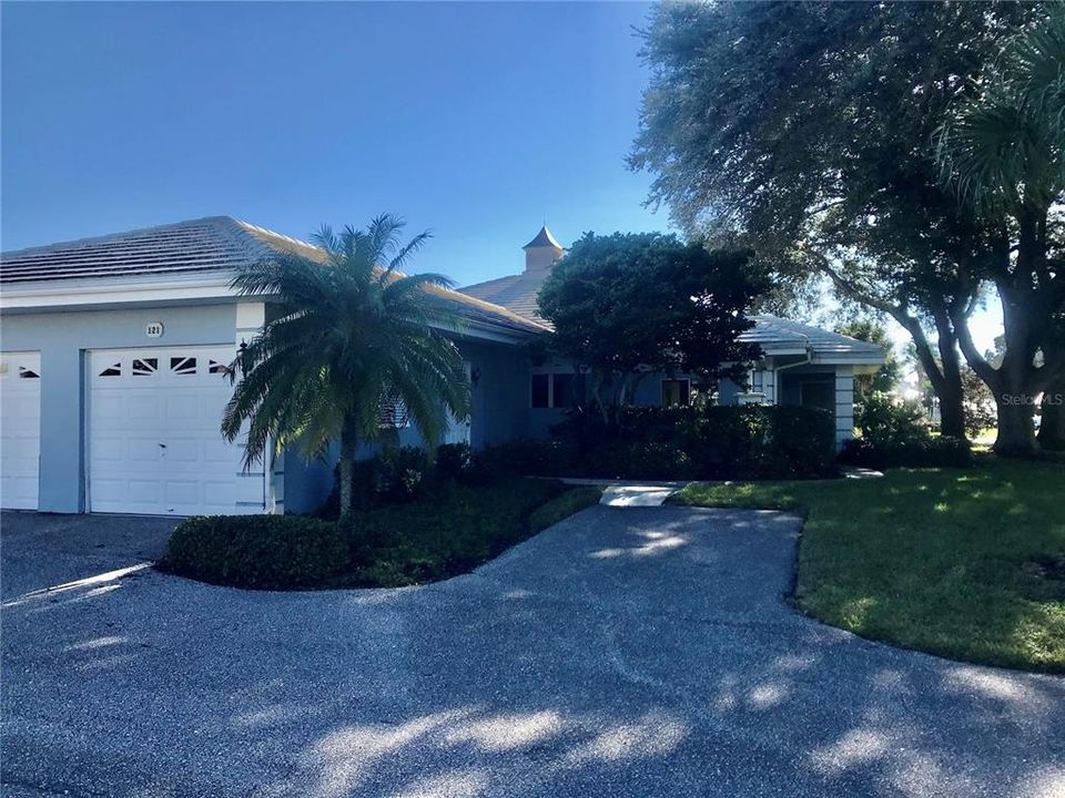 Recently Sold: $295,000 (2 beds, 2 baths, 1175 Square Feet)