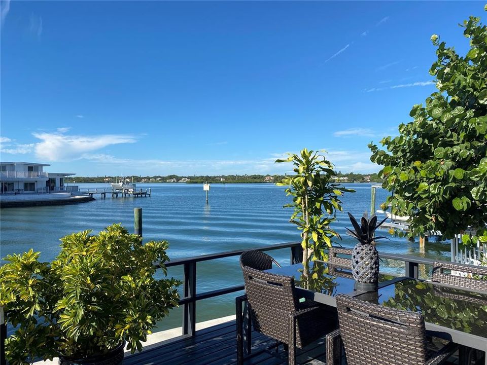 Recently Sold: $1,250,000 (3 beds, 3 baths, 2042 Square Feet)