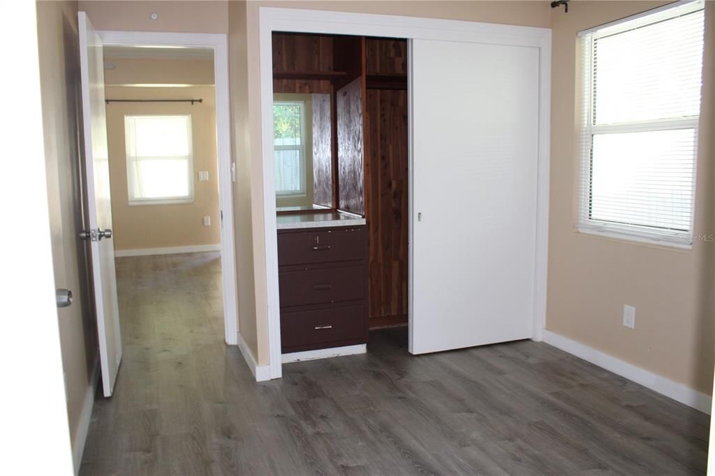 Recently Rented: $1,250 (1 beds, 1 baths, 434 Square Feet)