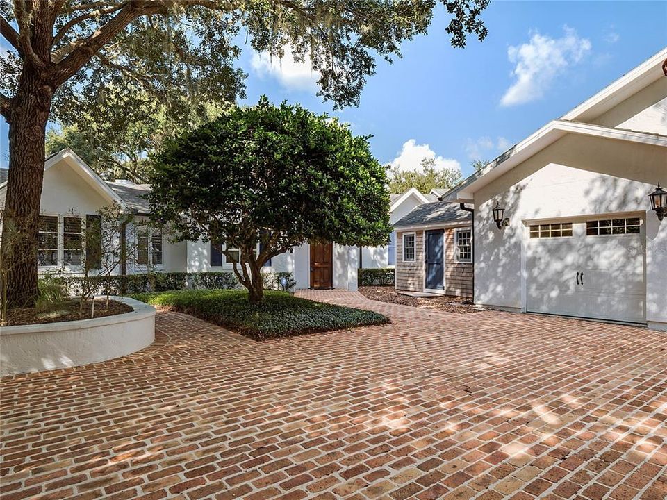 Recently Sold: $4,450,000 (6 beds, 5 baths, 7388 Square Feet)