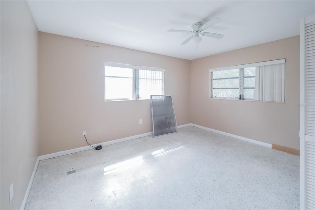 Recently Sold: $125,000 (3 beds, 2 baths, 1095 Square Feet)