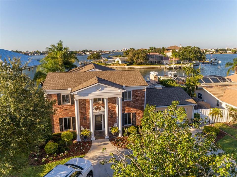 Recently Sold: $1,799,000 (5 beds, 4 baths, 3943 Square Feet)