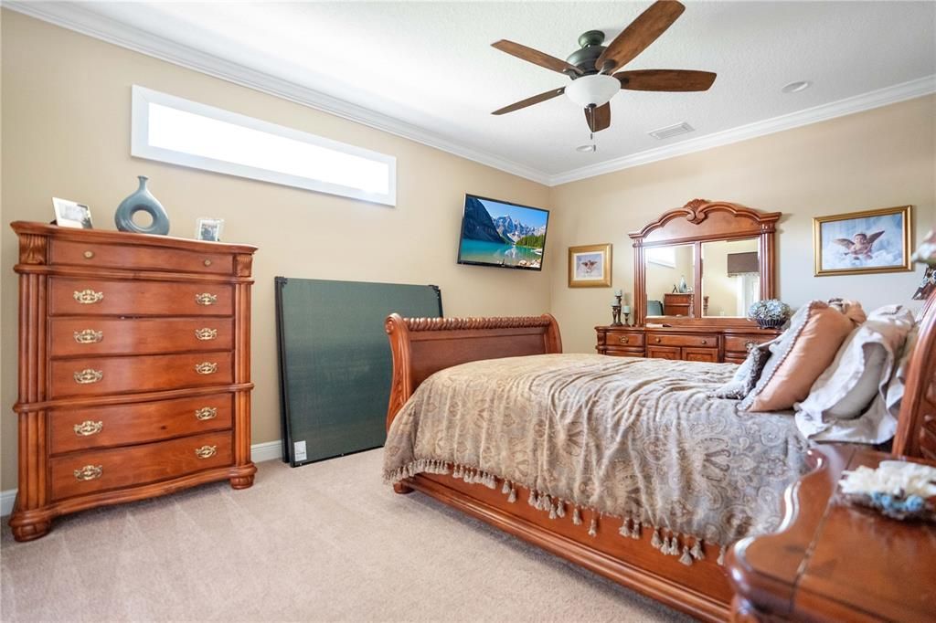 5th bedroom in detached building