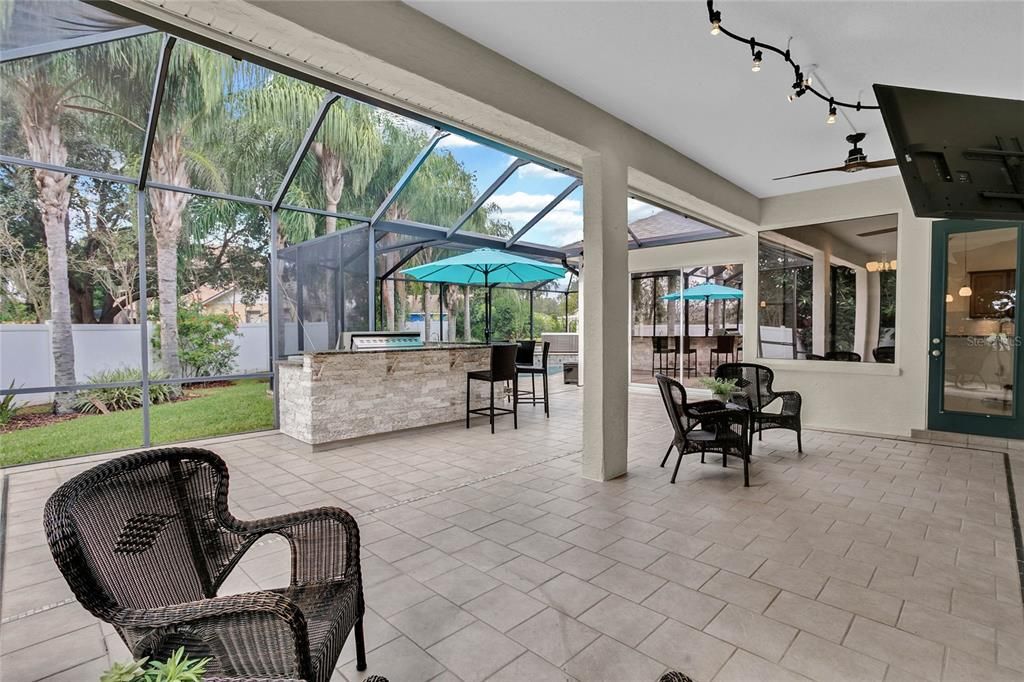 Paved Lanai offers plenty of space for entertaining