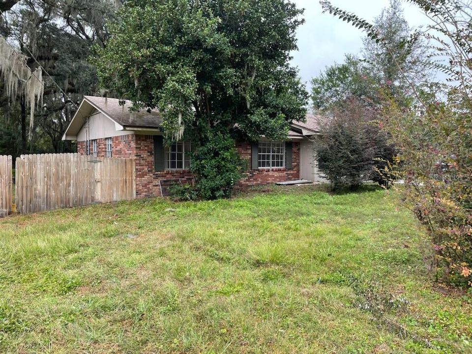 Recently Sold: $142,500 (3 beds, 2 baths, 1814 Square Feet)
