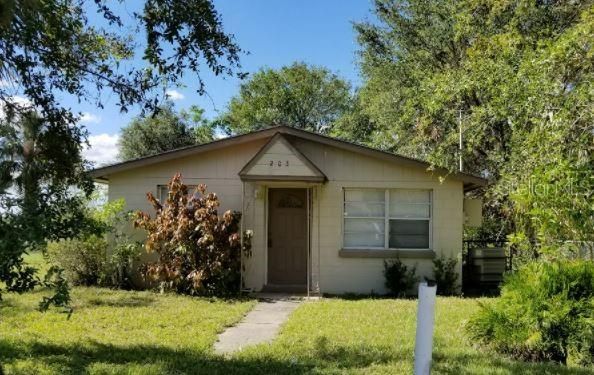 Recently Rented: $1,025 (3 beds, 1 baths, 912 Square Feet)