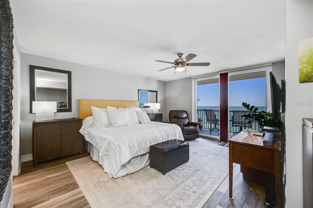 Recently Sold: $1,200,000 (2 beds, 2 baths, 1840 Square Feet)