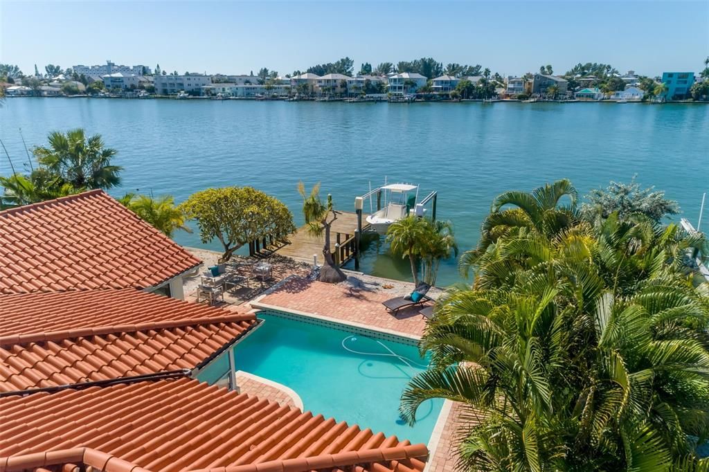 Recently Sold: $1,495,000 (3 beds, 3 baths, 2325 Square Feet)