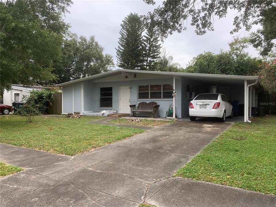 Recently Sold: $225,000 (2 beds, 1 baths, 912 Square Feet)