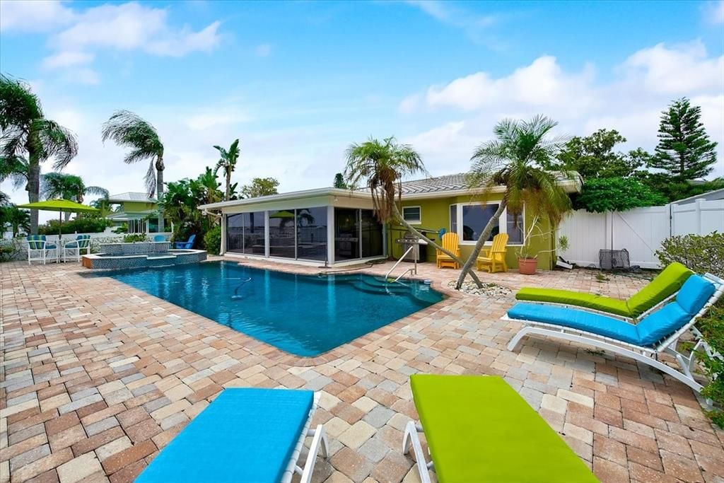 Recently Sold: $1,250,000 (2 beds, 2 baths, 1657 Square Feet)