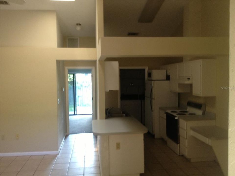 Recently Rented: $950 (2 beds, 2 baths, 907 Square Feet)