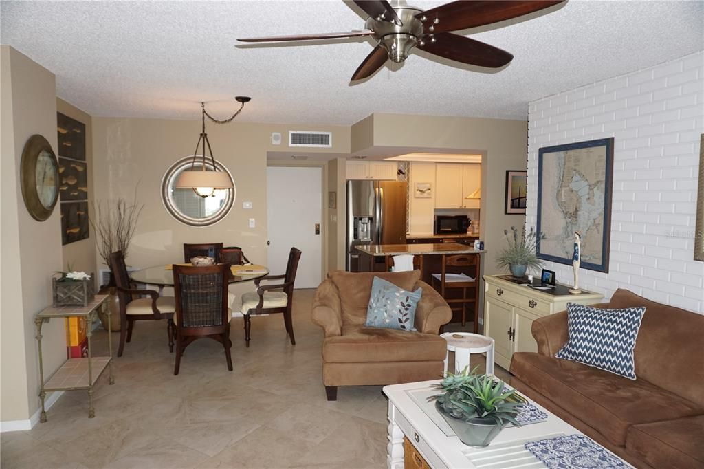 Recently Sold: $410,000 (2 beds, 2 baths, 1110 Square Feet)