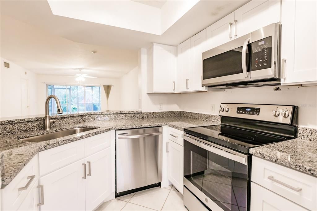 Recently Sold: $299,900 (2 beds, 2 baths, 1179 Square Feet)