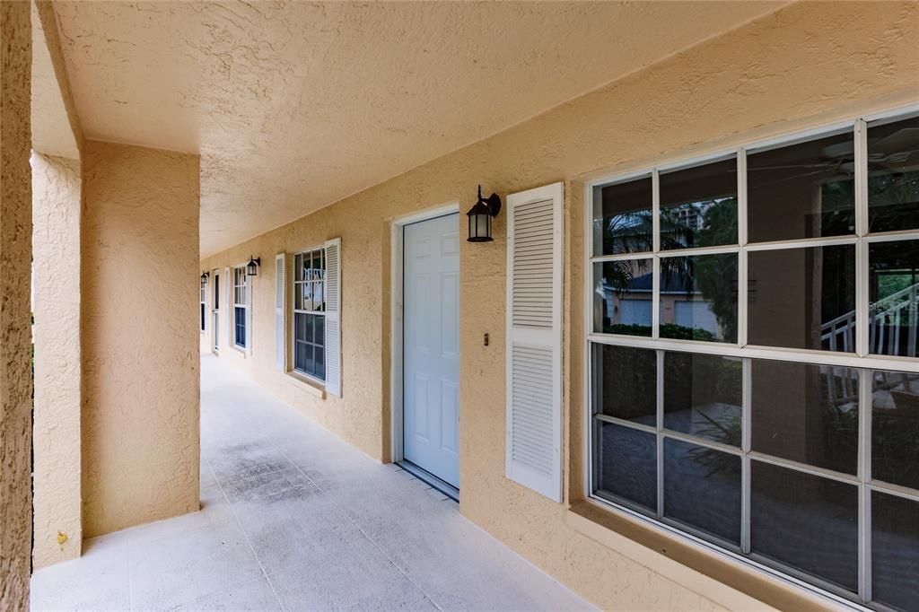 Recently Sold: $299,900 (2 beds, 2 baths, 1179 Square Feet)