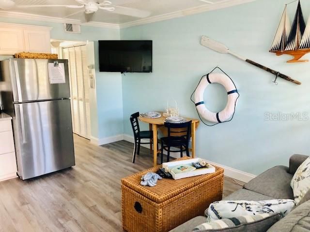 Recently Sold: $450,000 (1 beds, 1 baths, 396 Square Feet)