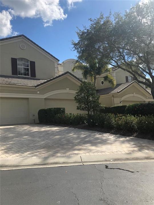 Recently Sold: $515,000 (3 beds, 2 baths, 2288 Square Feet)