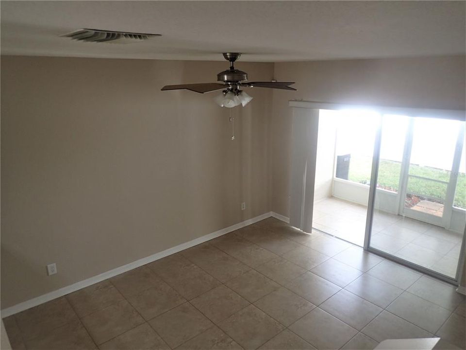 Recently Rented: $1,400 (2 beds, 2 baths, 1337 Square Feet)