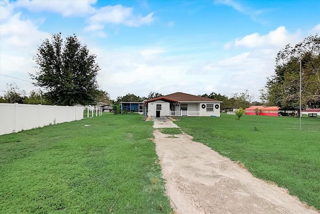 Recently Sold: $290,000 (3 beds, 2 baths, 1599 Square Feet)