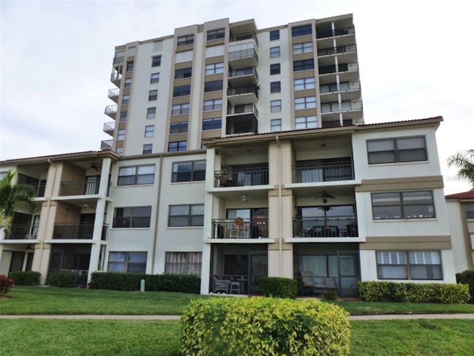 Recently Sold: $575,000 (2 beds, 2 baths, 1140 Square Feet)