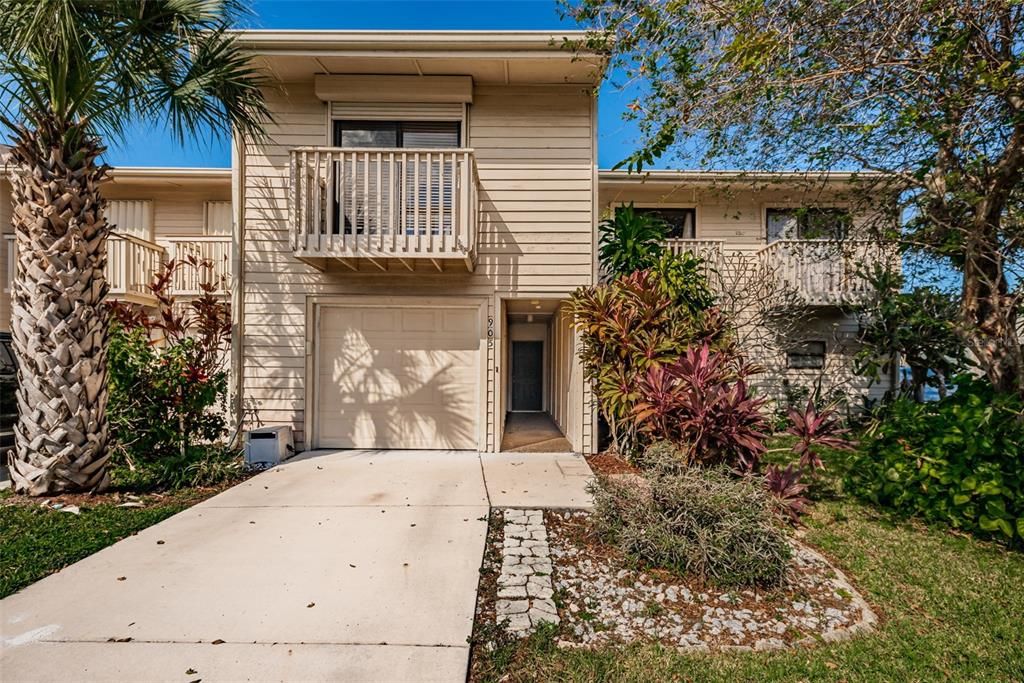 Recently Sold: $170,000 (2 beds, 2 baths, 1245 Square Feet)