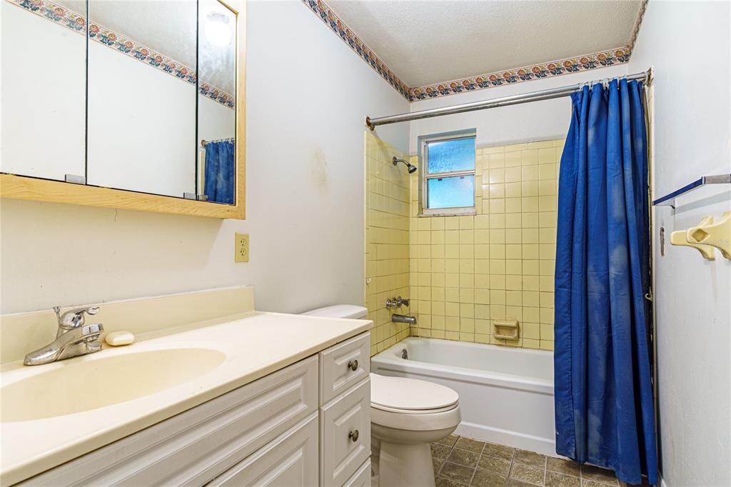 最近售出: $214,900 (3 贝兹, 2 浴室, 1176 平方英尺)