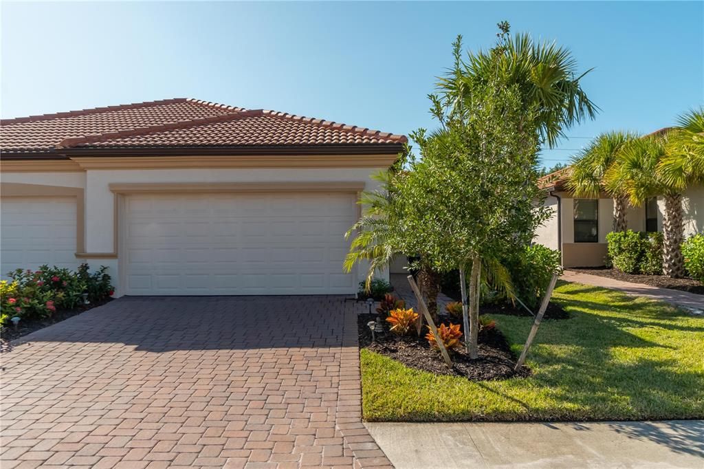 Vendido Recientemente: $399,900 (3 camas, 2 baños, 1412 Pies cuadrados)