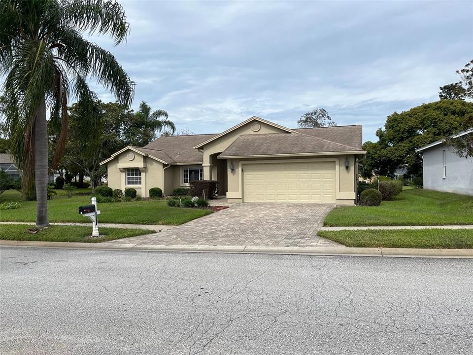 Vendido Recientemente: $279,999 (3 camas, 2 baños, 1993 Pies cuadrados)