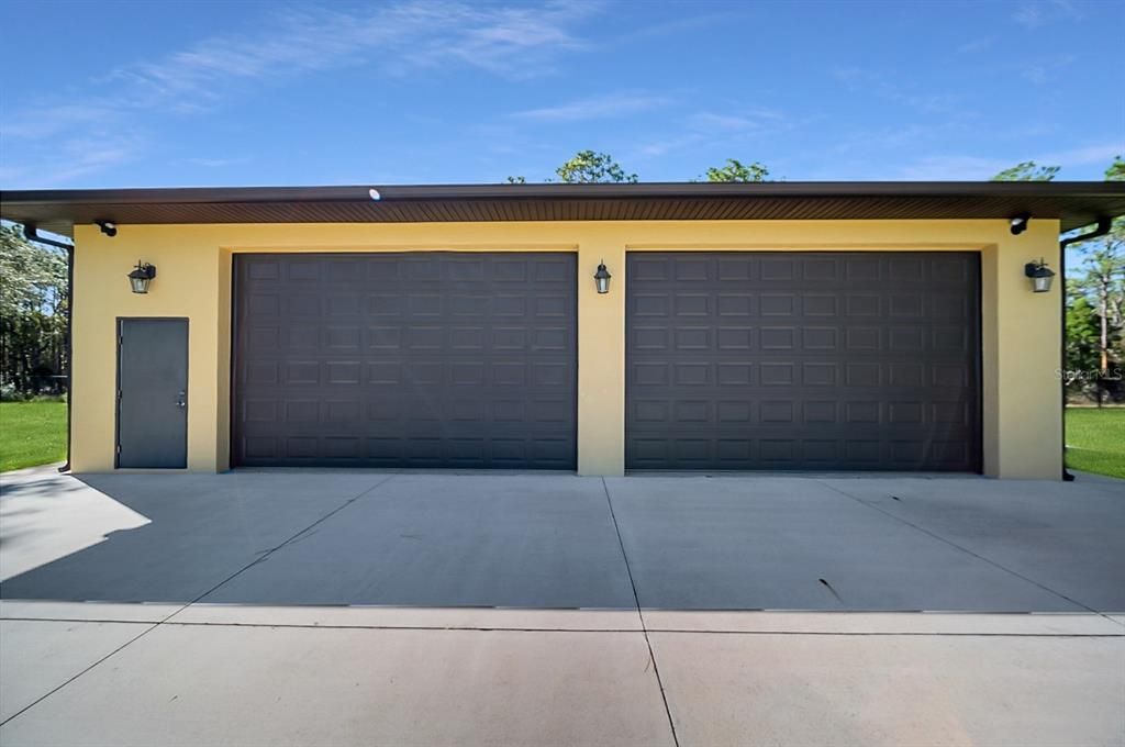 Detached Garage