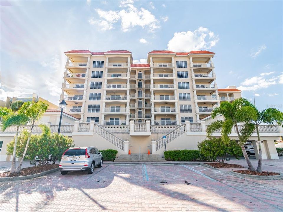 Recently Sold: $1,249,000 (3 beds, 3 baths, 1845 Square Feet)