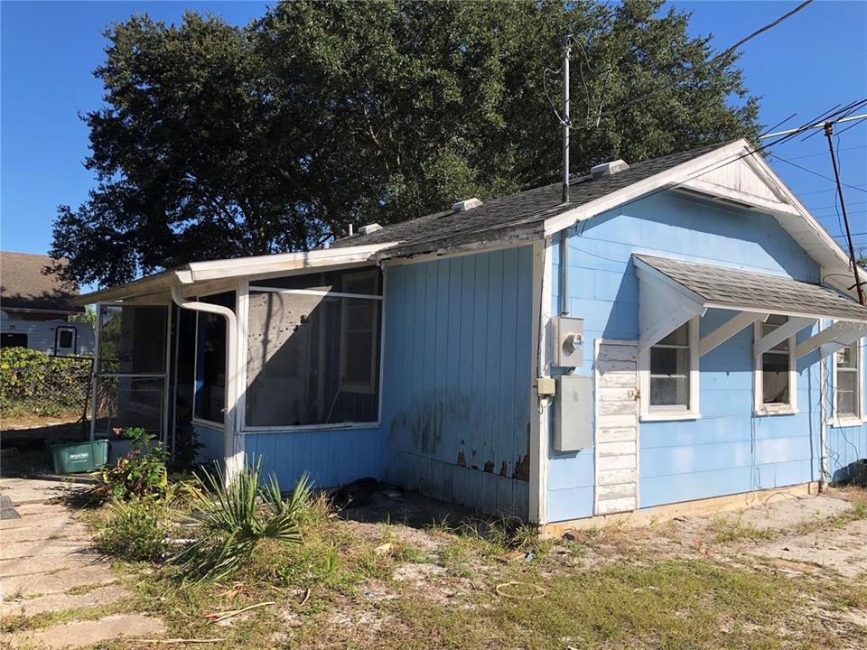 Recently Sold: $88,000 (2 beds, 1 baths, 384 Square Feet)