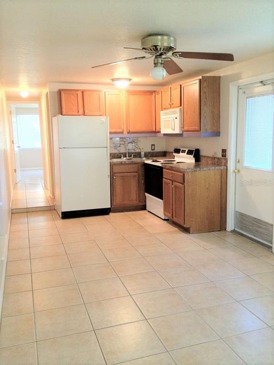 Recently Rented: $1,000 (1 beds, 1 baths, 341 Square Feet)