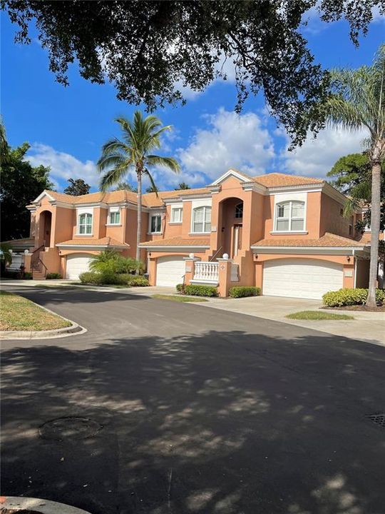 Recently Sold: $600,000 (4 beds, 3 baths, 2719 Square Feet)