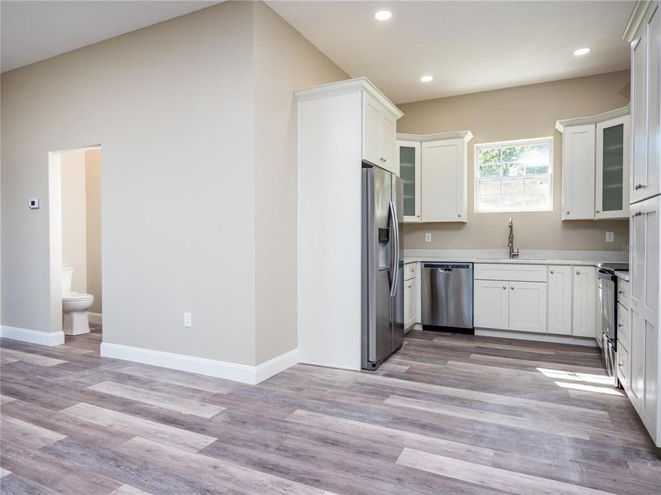Recently Sold: $599,000 (2 beds, 1 baths, 1344 Square Feet)
