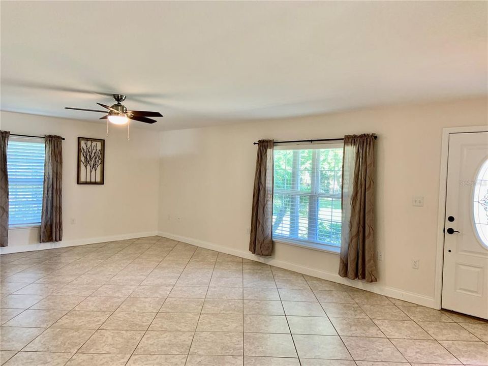Recently Sold: $395,000 (3 beds, 2 baths, 1920 Square Feet)