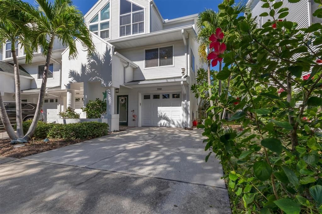 Recently Sold: $450,000 (4 beds, 3 baths, 2174 Square Feet)