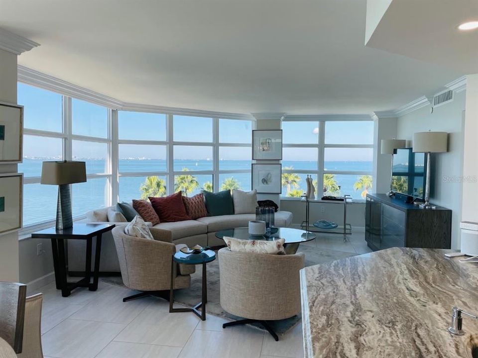 Recently Sold: $1,650,000 (2 beds, 2 baths, 1729 Square Feet)