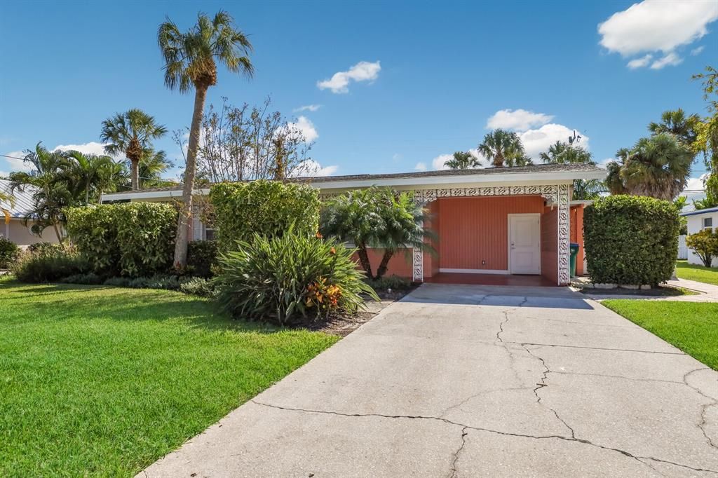 Recently Sold: $1,495,000 (3 beds, 2 baths, 1824 Square Feet)