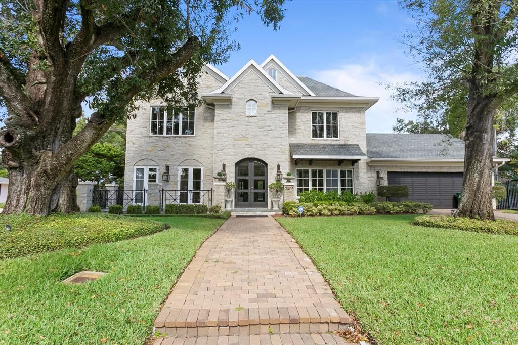 Recently Sold: $2,966,000 (4 beds, 3 baths, 4869 Square Feet)