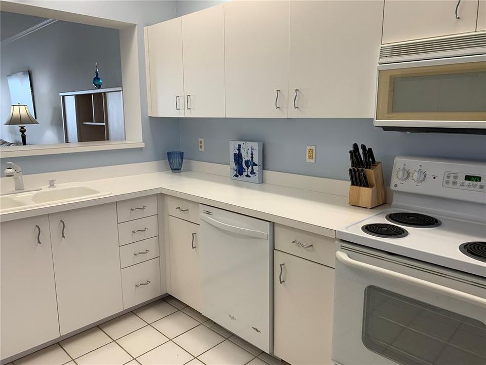 Recently Sold: $545,000 (2 beds, 2 baths, 1265 Square Feet)