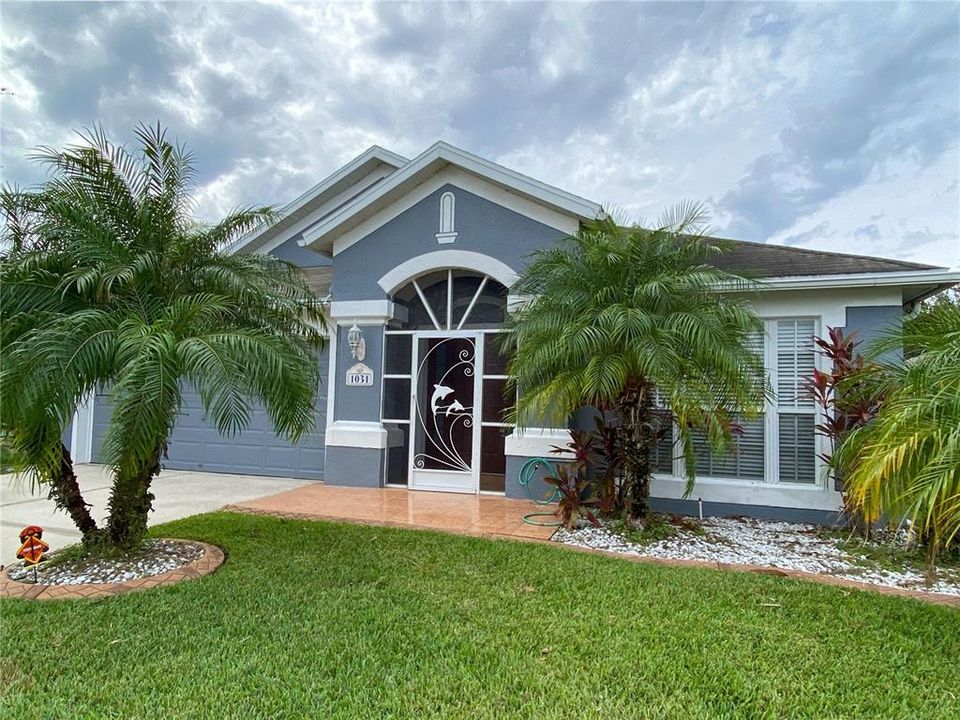 Recently Rented: $2,300 (4 beds, 2 baths, 1936 Square Feet)