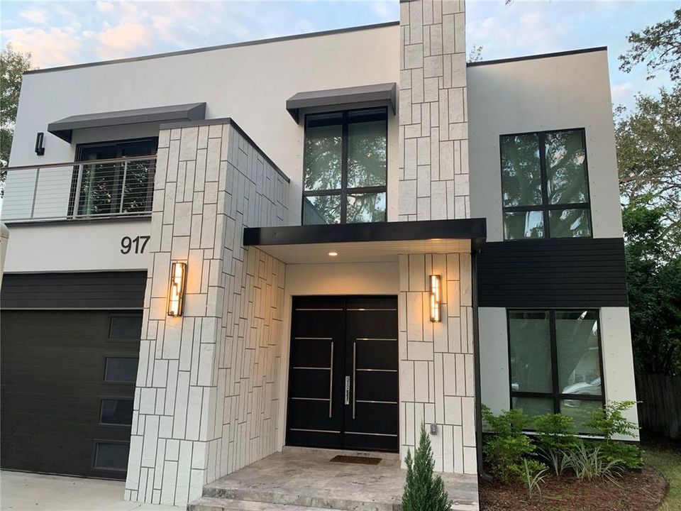 Recently Sold: $1,000,000 (3 beds, 3 baths, 2900 Square Feet)